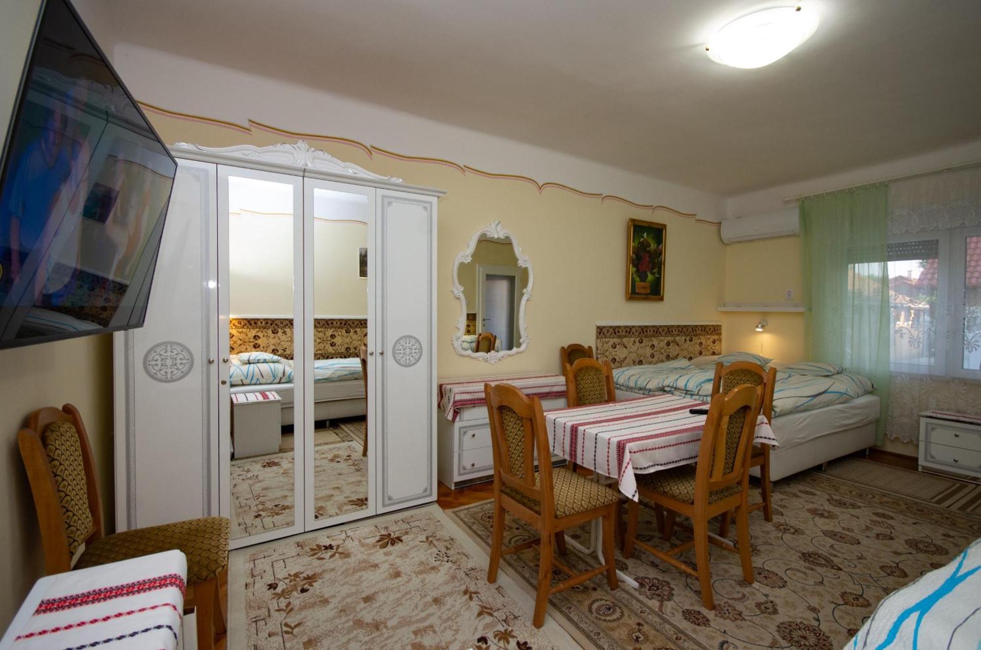 Amalia Apartman ギュラ エクステリア 写真