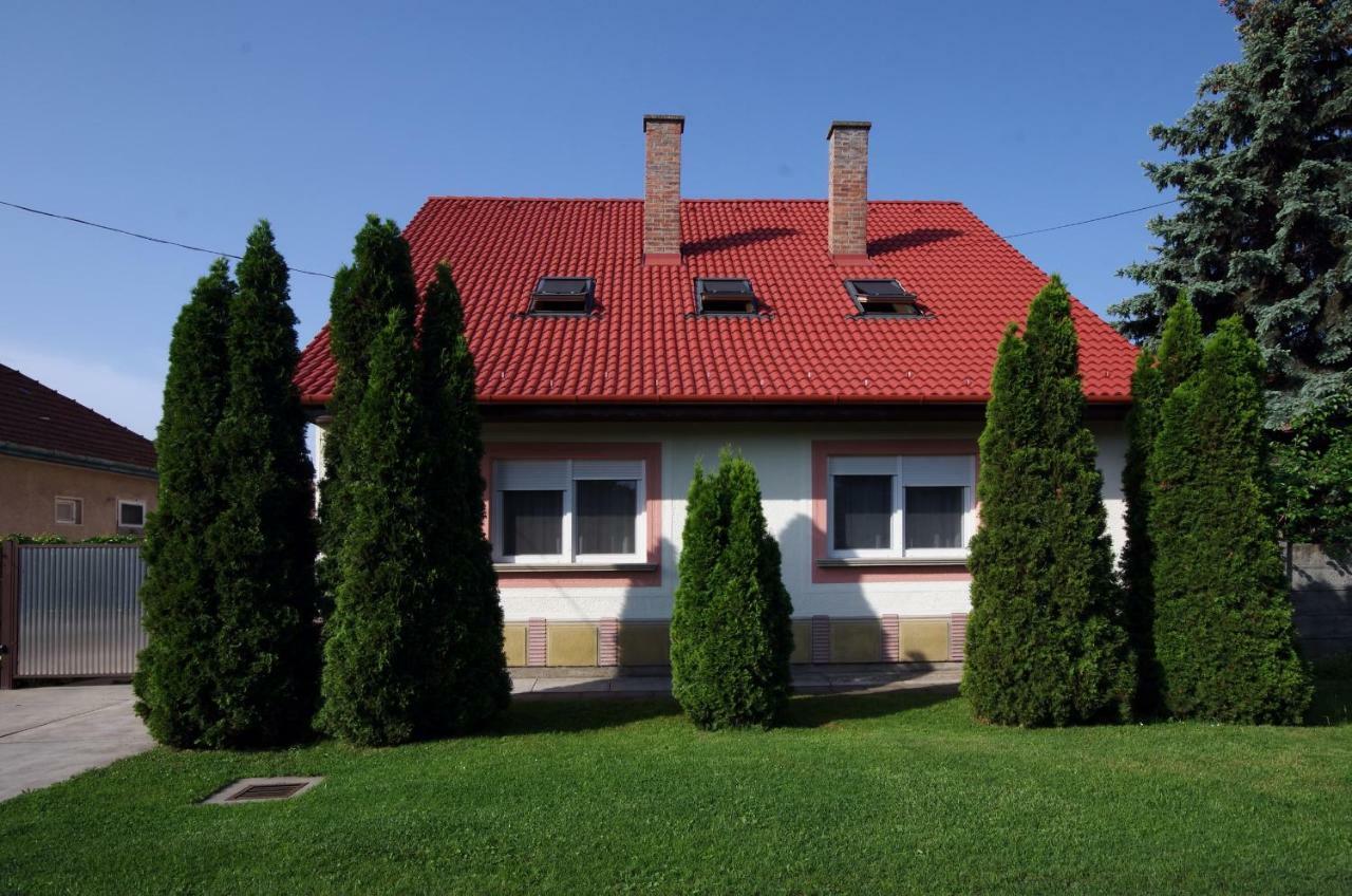 Amalia Apartman ギュラ エクステリア 写真