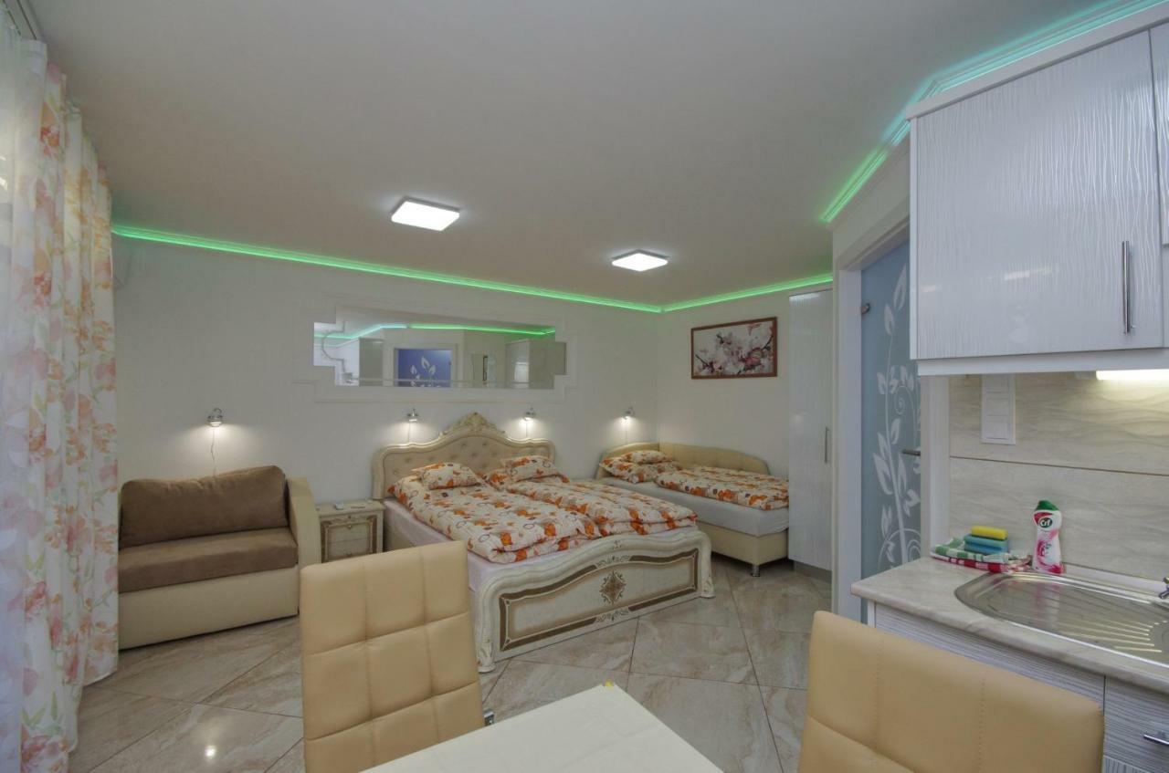 Amalia Apartman ギュラ エクステリア 写真