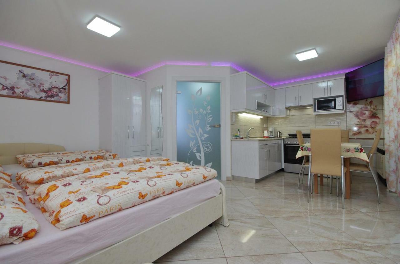 Amalia Apartman ギュラ エクステリア 写真