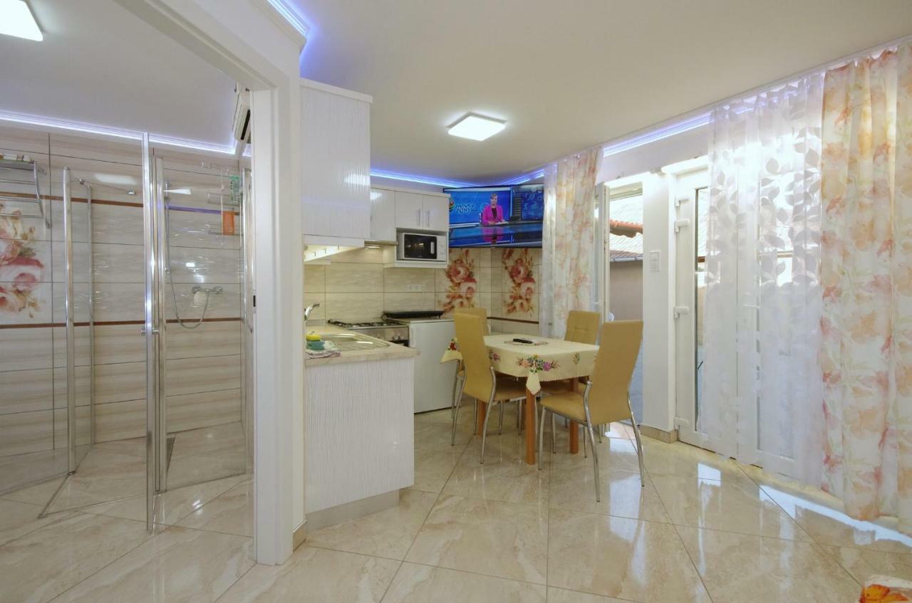 Amalia Apartman ギュラ エクステリア 写真