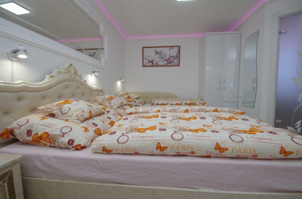Amalia Apartman ギュラ エクステリア 写真
