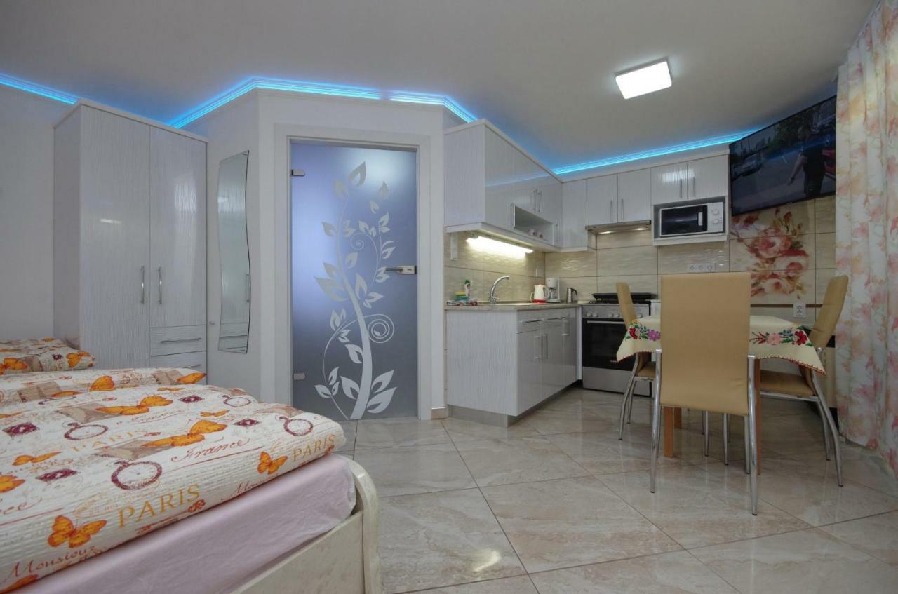 Amalia Apartman ギュラ エクステリア 写真